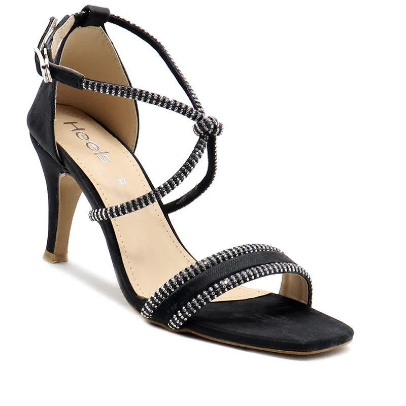 Effortlessly stylish women's shoe choicesBlack Fancy Sandal L00660028