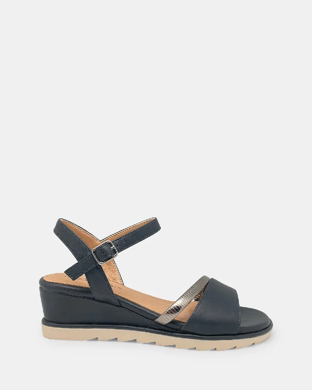 Stunning and glamorous women's shoes for evenings outCressy Navy