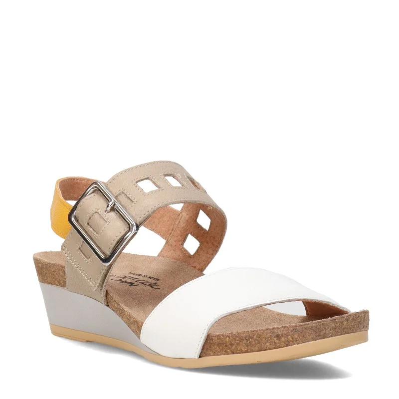 Elegantly crafted women's shoesWomen's Naot, Dynasty Sandal