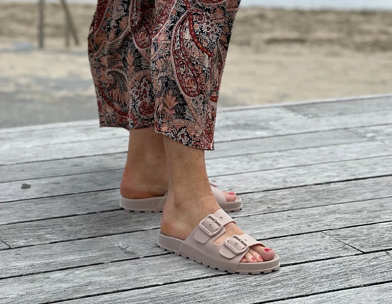 Chic and stylish women's shoes that complement every outfit and occasioCarrano Dior available in 9 colours