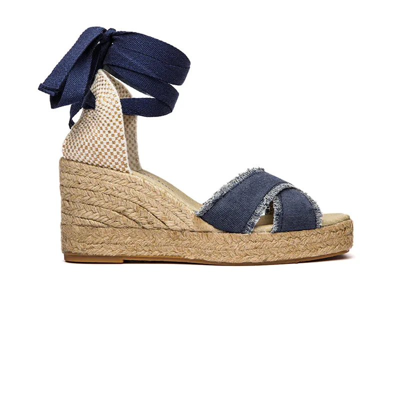 Versatile and stylish women's shoes for all occasions and seasonsGabi Navy