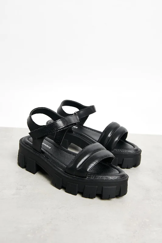 Practical and stylish women's shoes for travelGlamorous Black Outdoor Chunky Sandals