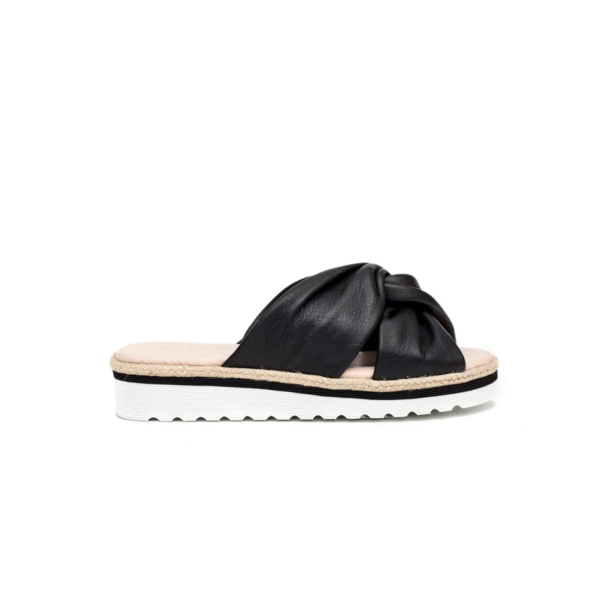 Stylish and comfortable women's shoes for long flightsRogers