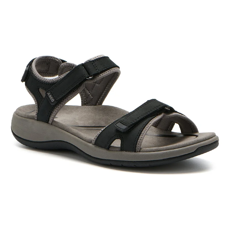 Fashion-forward and trendy women's shoe stylesGoleta
