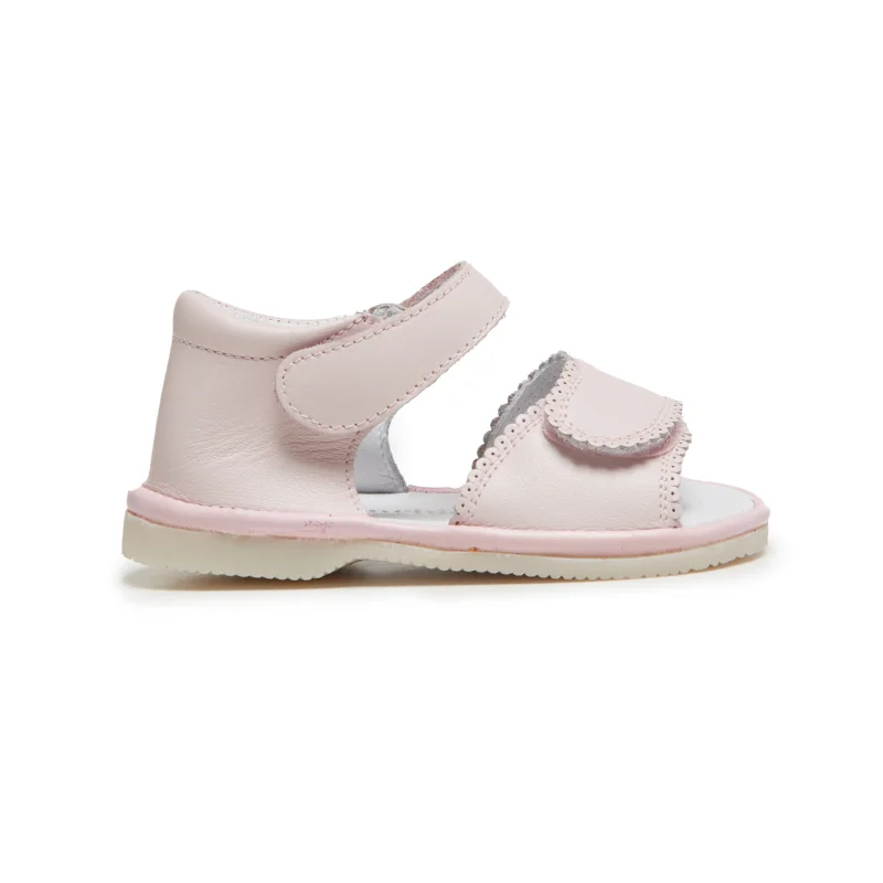 Elegant and sophisticated women's shoe stylesIvy Pink