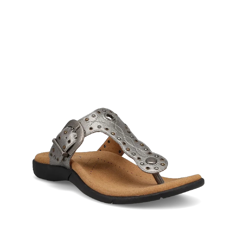 Bold and striking women's shoe fashionsFlash
