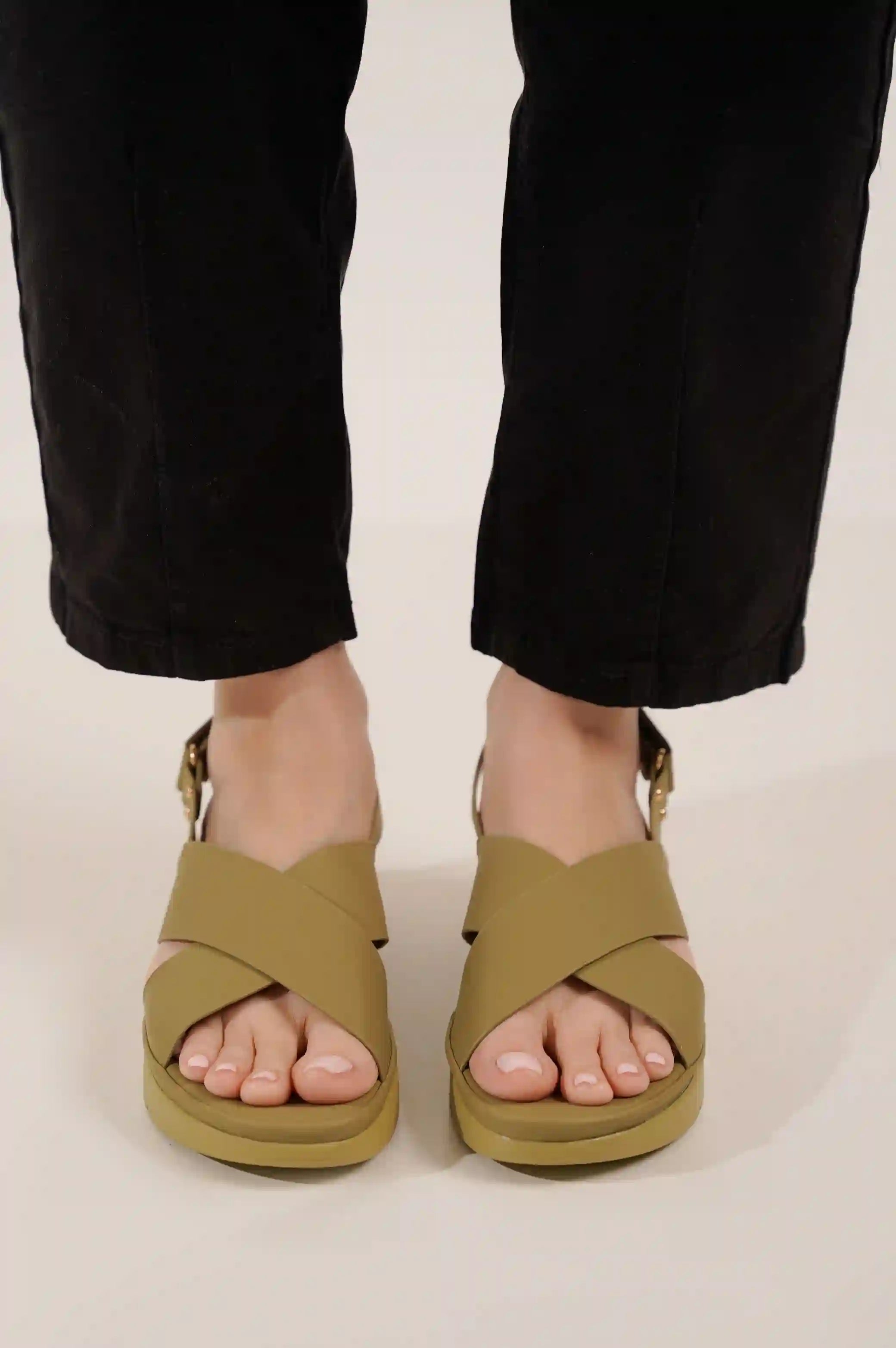 Stunning and eye-catching women's footwearRETREAT MAMA SANDALS