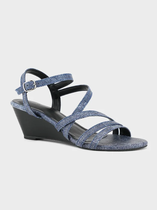 Practical and functional women's footwear solutionsWomens "AKERA" Crossover Wedge Sandals