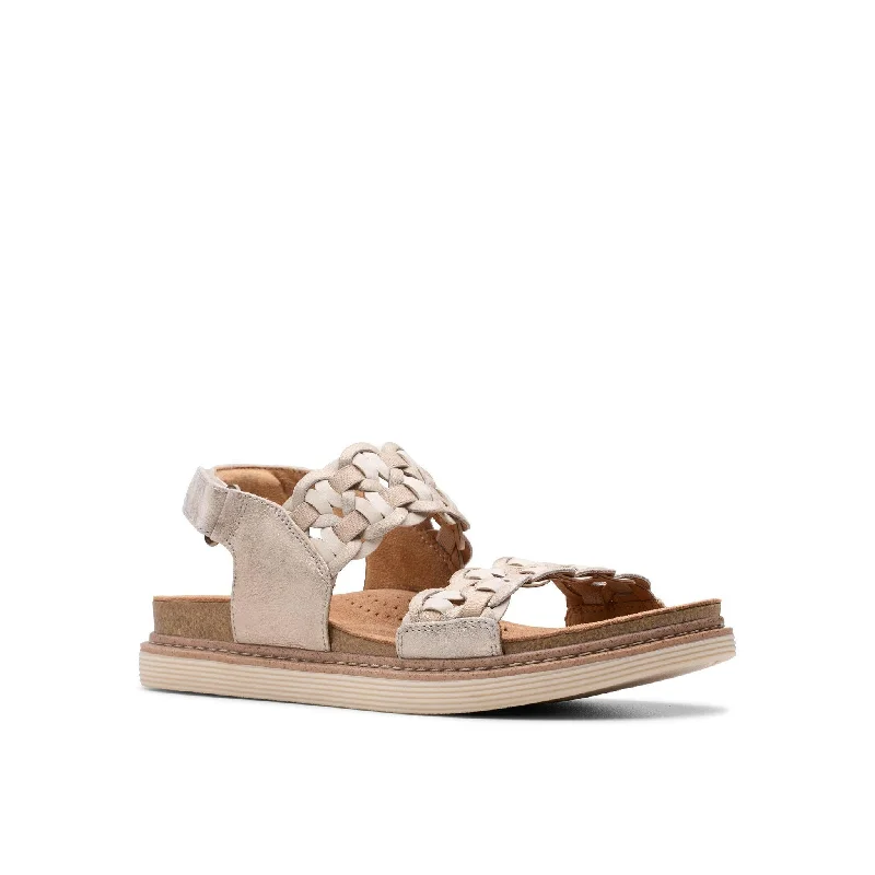 Chic and stylish women's shoes for graduation ceremoniesClarks Arwell Glide