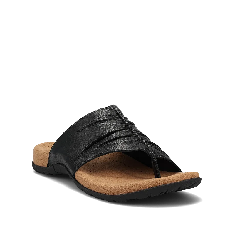 Effortlessly stylish women's shoe choicesGift 2