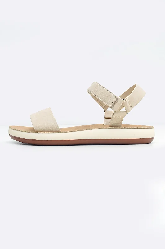 Elegant and refined women's shoe designsTHE SQUIDGY SANDALS