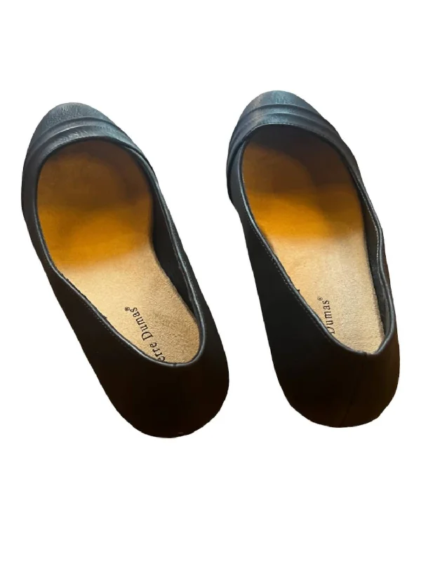 Women's Kiana Flats In Black