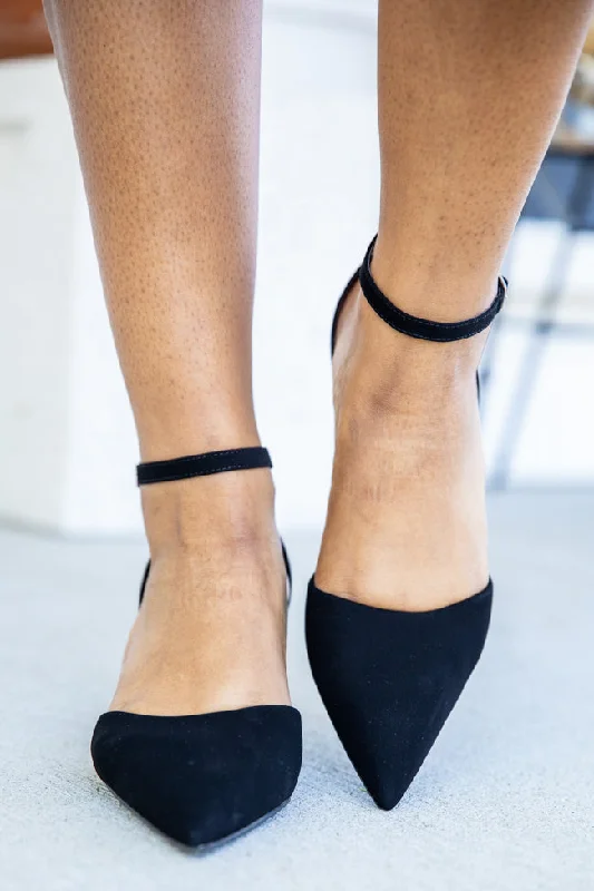 Comfy and stylish women's shoes for walkingJulianna Black Pointed Close Toe Heel FINAL SALE