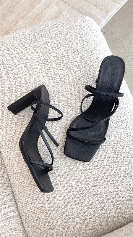 Flattering and stylish women's shoes for wide feetRyleigh Heel - Black