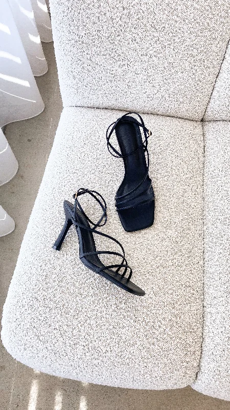 Timeless and elegant women's shoe classicsSylvia Heel - Black
