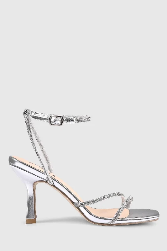 Flattering and stylish women's shoes for wide feetVERALi Pepper Strappy Sandals Silver