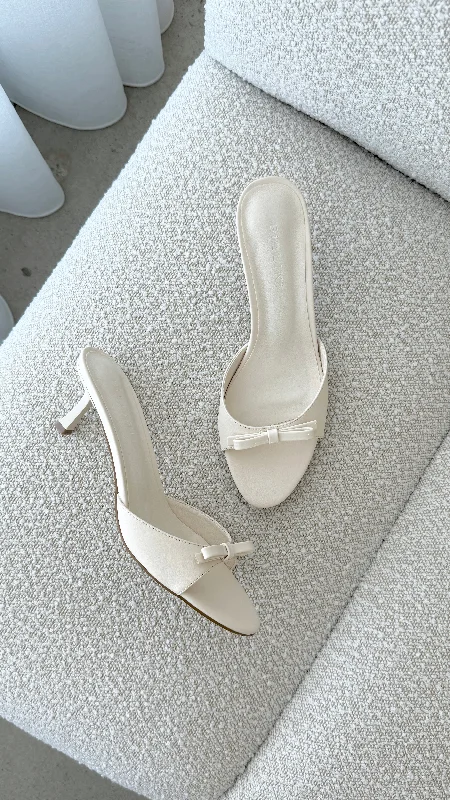 Elegant and sophisticated women's shoes for mature womenGwin Heel - Bone