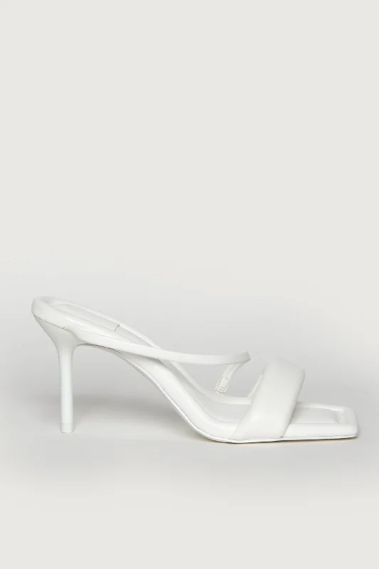 Practical and functional women's footwear solutionsSTRAPPY PADDED HEEL