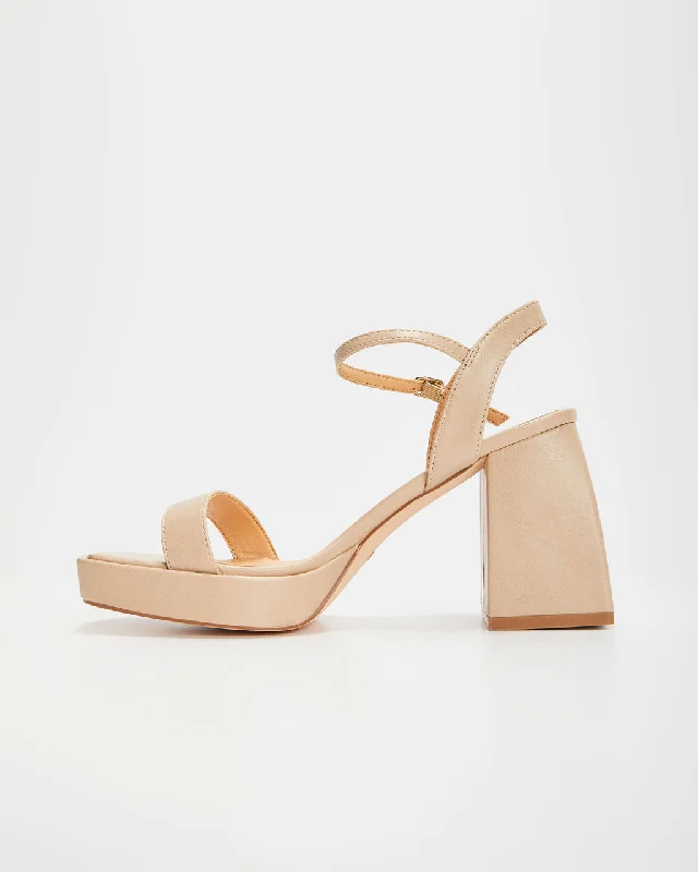 Versatile and stylish women's shoes for everyday chicGalway Platform Heels
