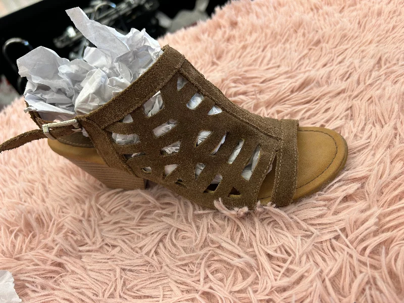 Fashion-forward and trendy women's shoe stylesSandals Heels Block By Boc In Brown, Size: 8