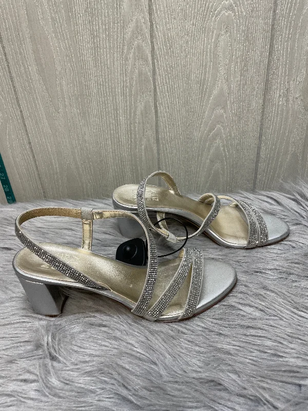 Stylish and supportive women's shoes for plantar fasciitisSandals Heels Block By Naturalizer In Silver, Size: 7