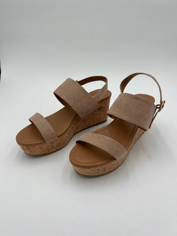 Comfy and stylish women's shoes for walkingSandals Heels Wedge By Arula In Brown, Size: 10