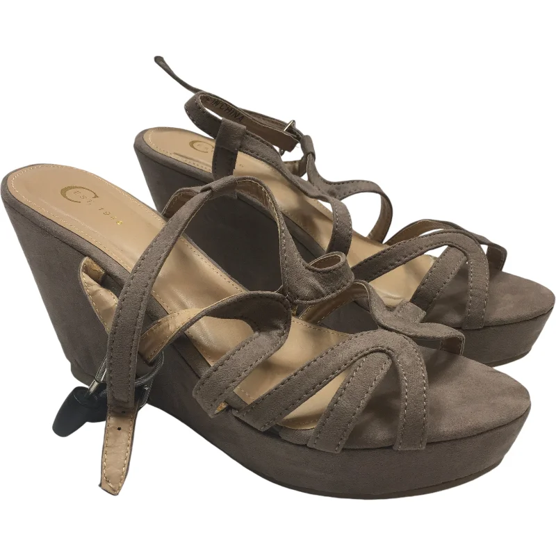 Versatile and stylish women's shoes for city walksSandals Heels Wedge By Cato In Grey, Size: 8