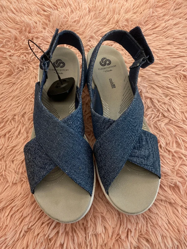 Comfy and casual women's shoes for the weekendSandals Heels Wedge By Clarks In Denim, Size: 12