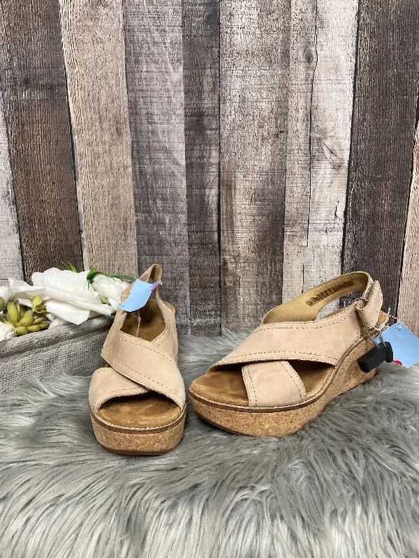 Chic and trendy women's shoes for the officeSandals Heels Wedge By Clarks In Tan, Size: 8