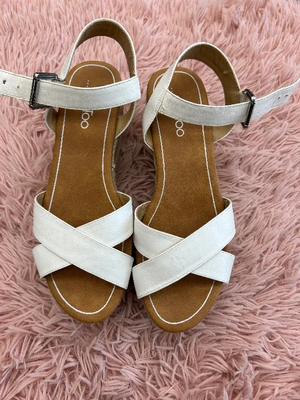 Chic and sophisticated women's footwear for workSandals Heels Wedge By Me Too In White, Size: 8