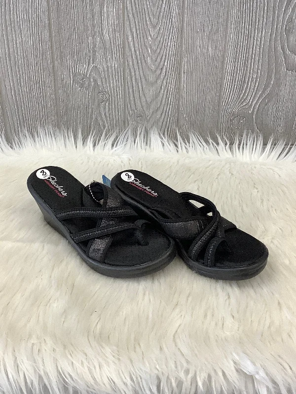 Flattering and stylish women's shoes for petite feetSandals Heels Wedge By Skechers In Black, Size: 8