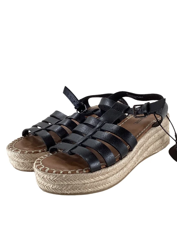 Flattering and figure-hugging women's footwearSandals Heels Wedge By White Mountain In Black, Size: 7