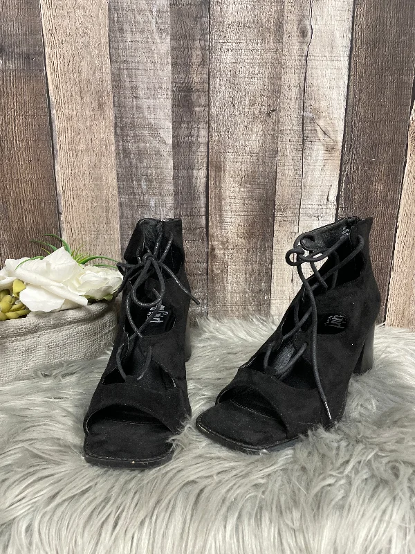 Elegant and sophisticated women's shoes for opera nightsSandals Heels Block By Corkys In Black, Size: 9