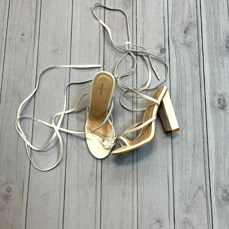 Elegant and sophisticated women's shoes for red carpet eventsSandals Heels Block By Pretty Little Thing  Size: 5