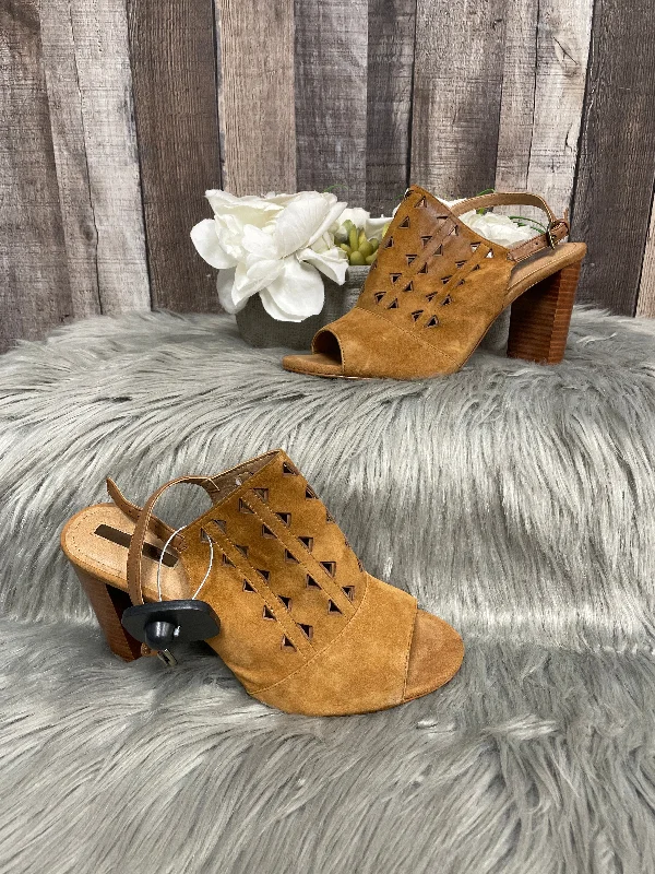 Chic and sophisticated women's footwear for workSandals Heels Block By T Tahari In Brown, Size: 9