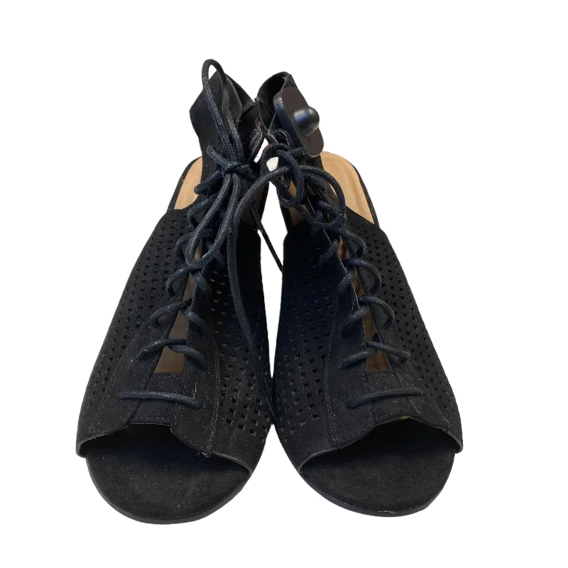 Versatile and adaptable women's shoes for every occasionSandals Heels Block By Torrid  Size: 9 Wide
