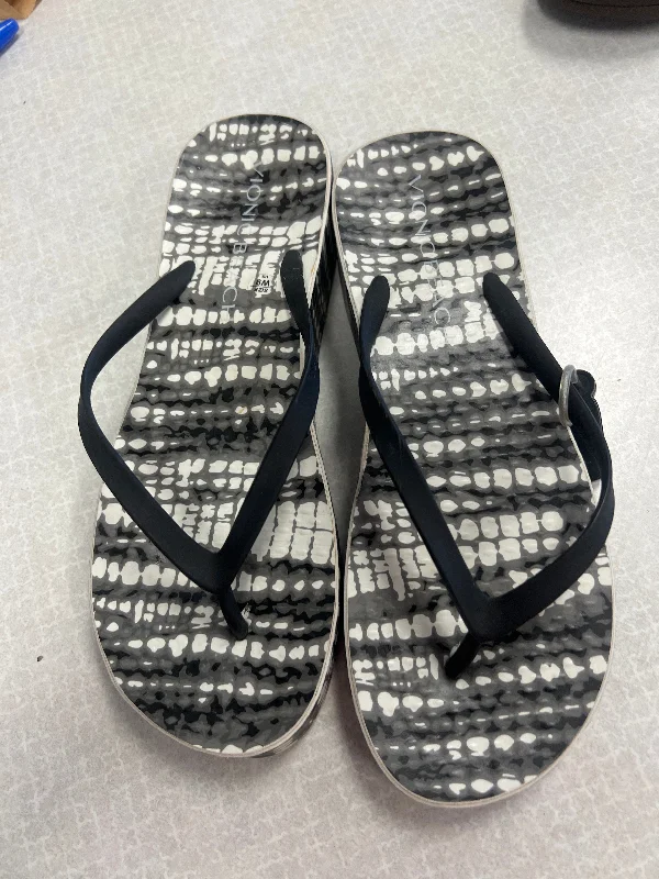Practical and stylish women's shoes for travelSandals Heels Block By Vionic  Size: 9