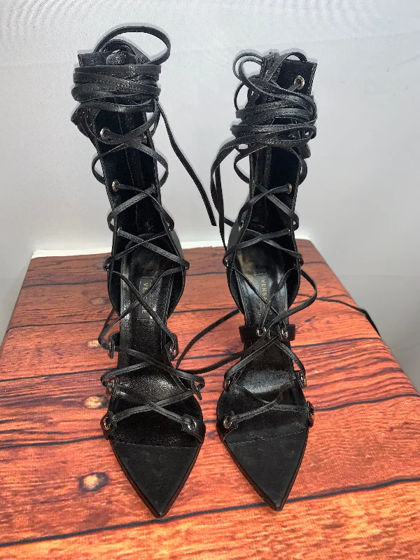 Chic and trendy women's shoes for the officeSandals Heels Stiletto By Versace  Size: 8