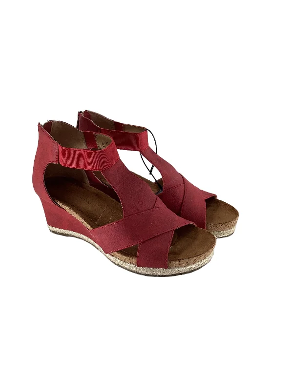 Chic and stylish women's shoes for summerSandals Heels Wedge By Adrienne Vittadini  Size: 9