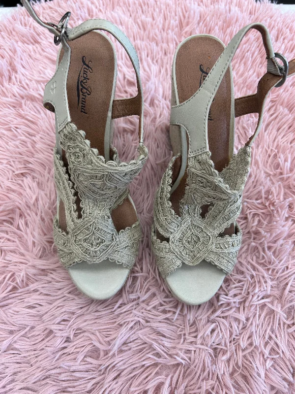 Comfy and stylish women's shoes for flat feetSandals Heels Wedge By Lucky Brand In Taupe, Size: 10
