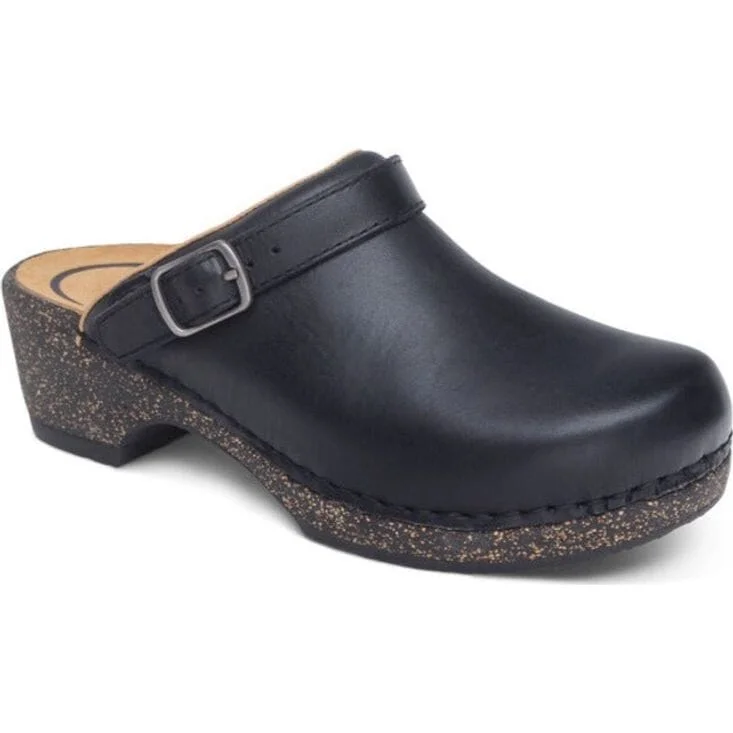 Comfy and stylish women's shoes for flat feetAETREX BECKIE CORK CLOG