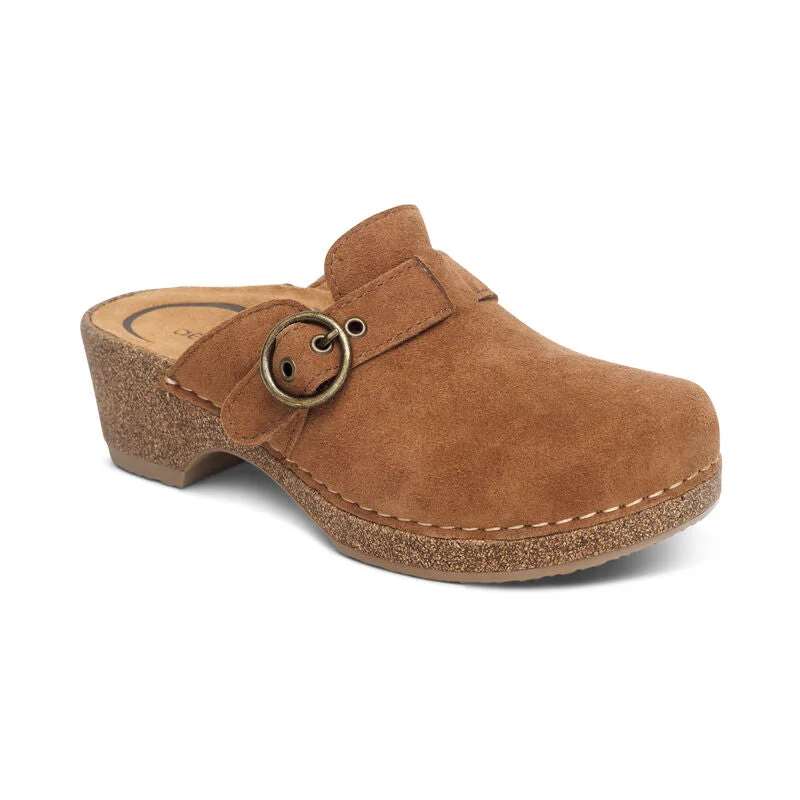 Colorful and vibrant women's shoe patternsAetrex Madison Cognac LC104