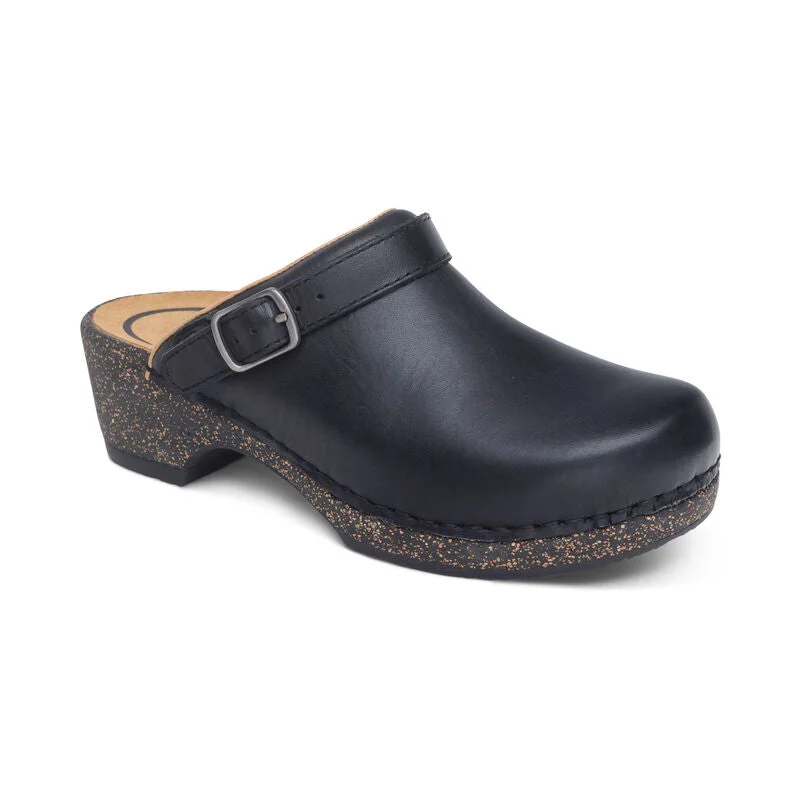 Comfy and casual women's shoes for the weekendAetrex Beckie Black LC200