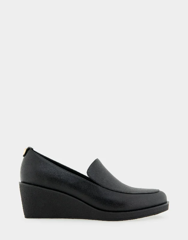 Feminine and dainty women's shoe designsBasil