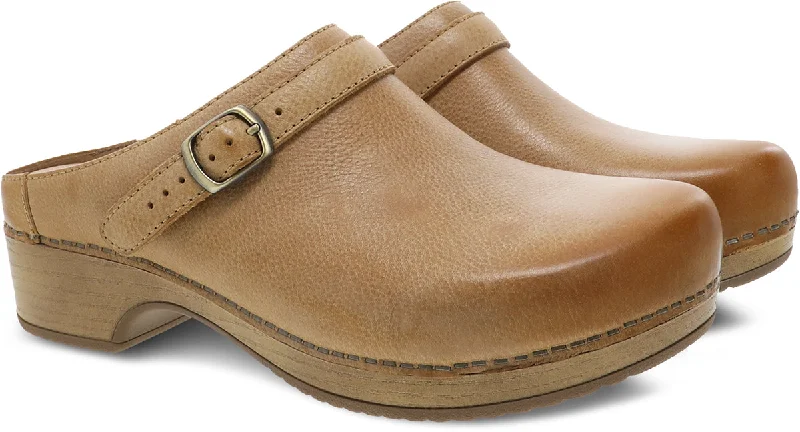 Chic and stylish women's shoes for graduation ceremoniesBerry - Tan