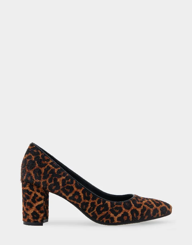 Chic and minimalist women's footwear trendsBetsy