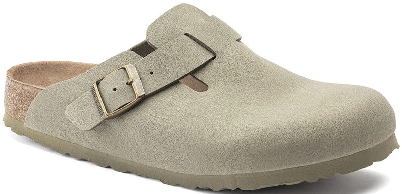 Practical and stylish women's shoes for travelBirkenstock Unisex Boston Vegan Clog
