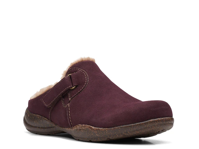 Effortlessly stylish women's shoe choicesClarks Roseville Clog