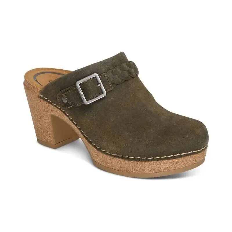 Elegant and refined women's shoe designsCorey Clog - Olive