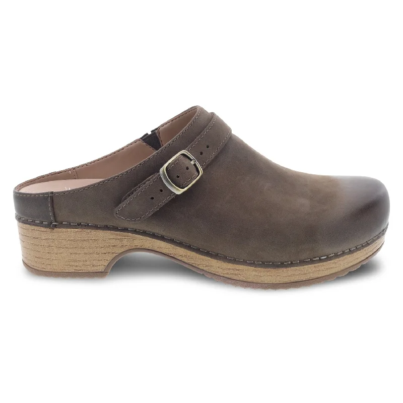 Feminine and romantic women's shoe designsBerry